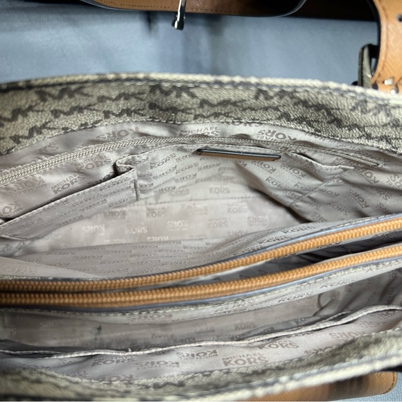 Micheal Kors Tote Tan 14 1/2 x 5 x 11 - Picture 13 of 15
